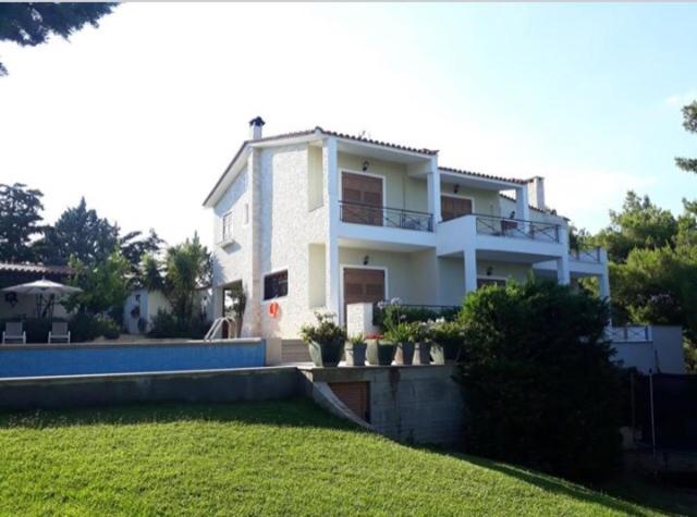 Villa Corina near the Airport room 6